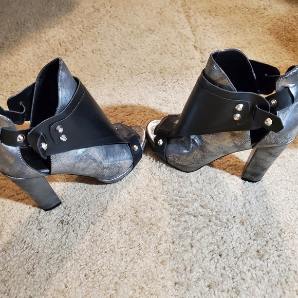 chunky open toe heels - Picture 3 of 9